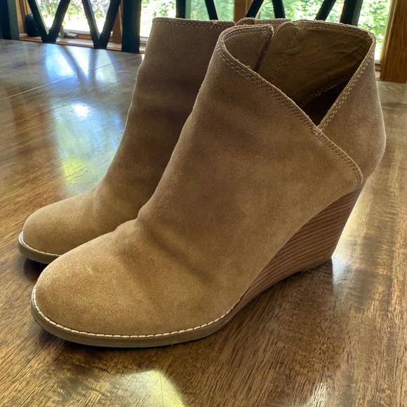 Lucky Brand Tan Wedged Booties - Picture 2 of 7